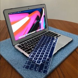 MacBook Air OS Big Sur 2015 w/ Case